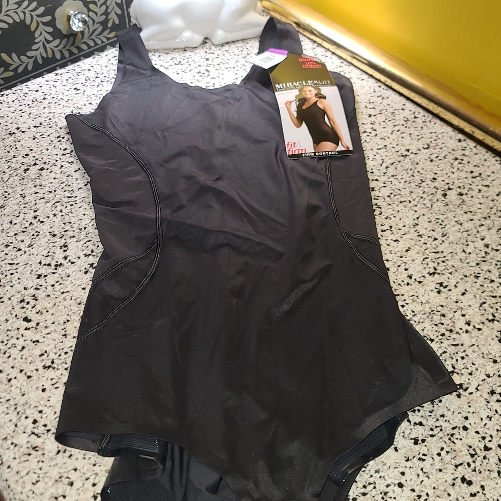 Miraclesuit Womens Extra Firm Tummy-Control Sheer Trim Bodysuit  Size 2XL